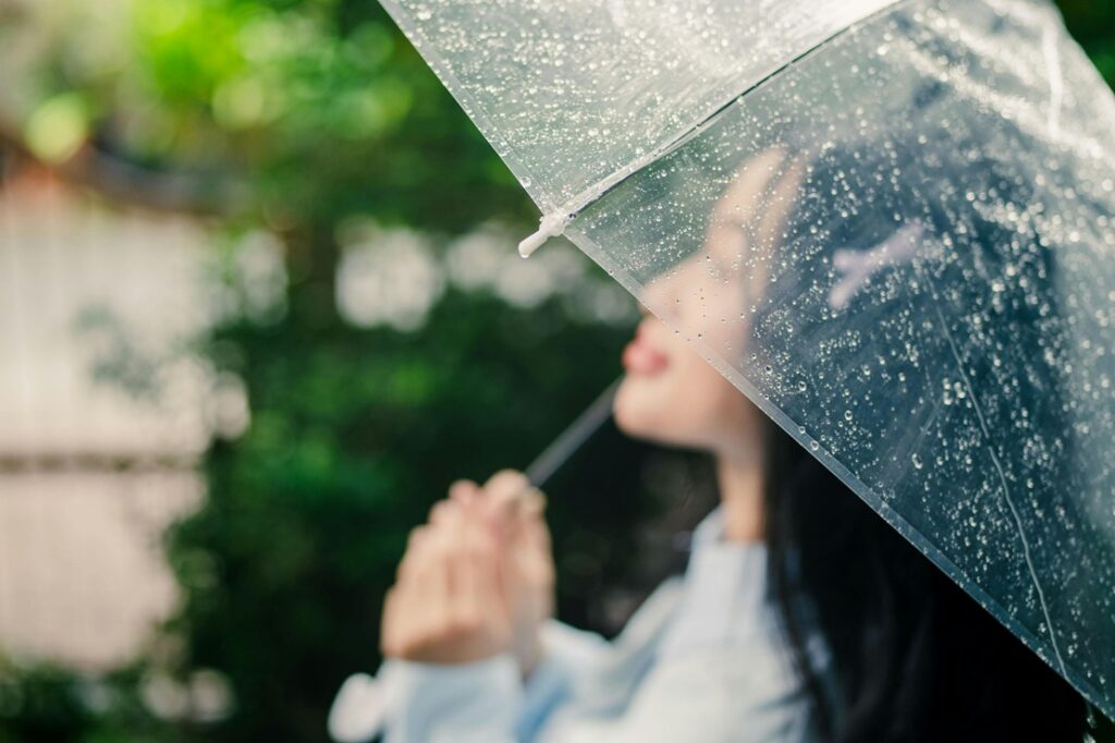 Stay-Fresh-This-Monsoon-Wellness-Tips-to-Protect-Your-Skin-Naturally