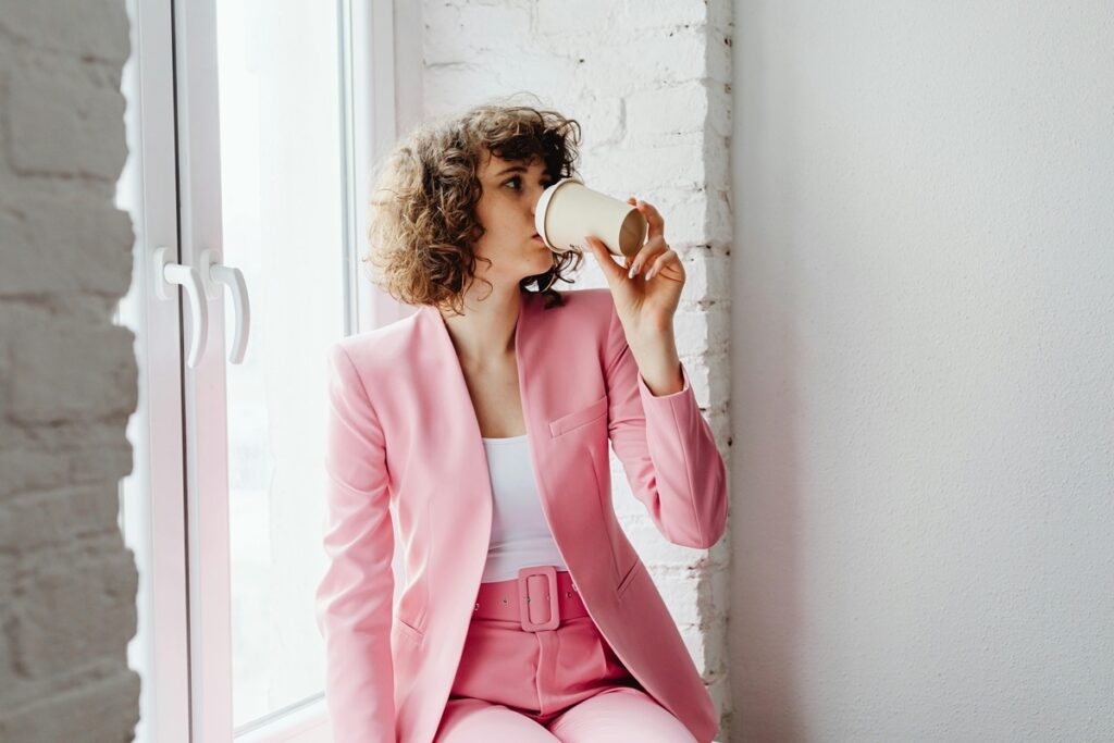 Workwear-reimagined-Chic-Office-Looks-for-Warm-Weather